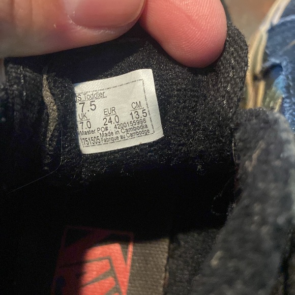 Vans - Picture 6 of 6